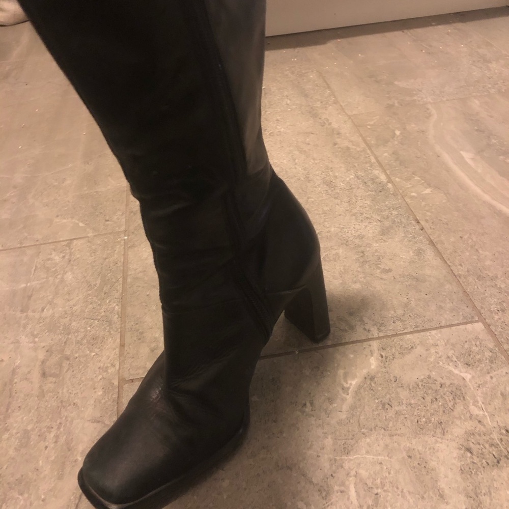 Charles David original Italian beautiful all calf leather calf length boots